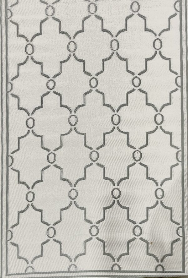 C91 - Outdoor Reversible Trellis Carpet 5'x8' - Image 2