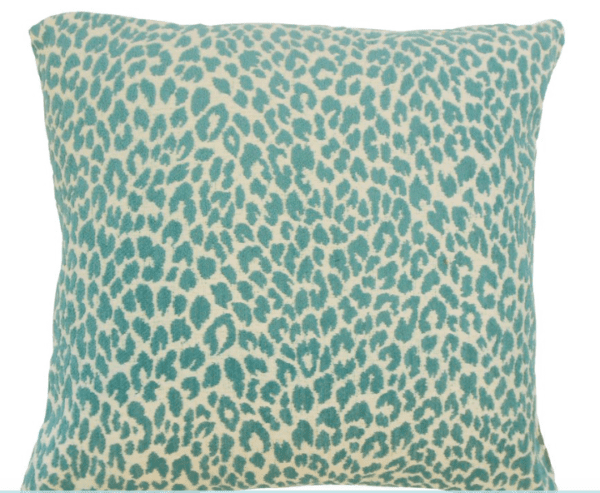 AC90 - Cushion Square Blue Leopard Print