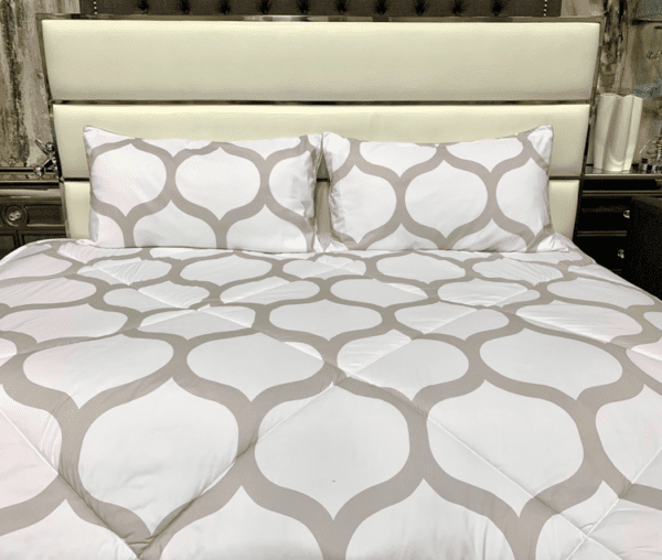 Q08 - Queen White/Taupe Trellis Pattern (3-Piece Set)
